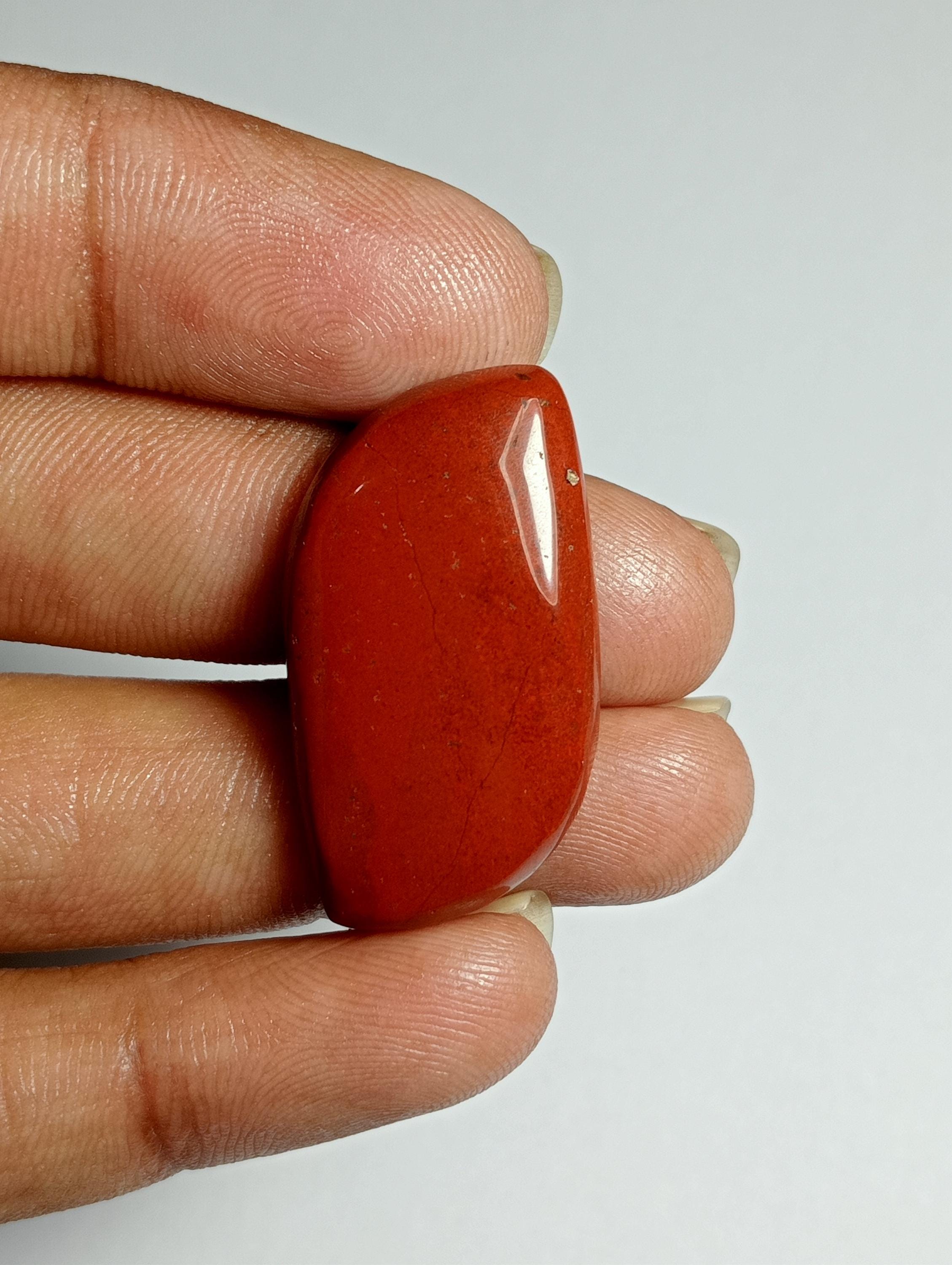 Red Jasper Cabochon: Loose Gemstone (31x17mm, 25cts)