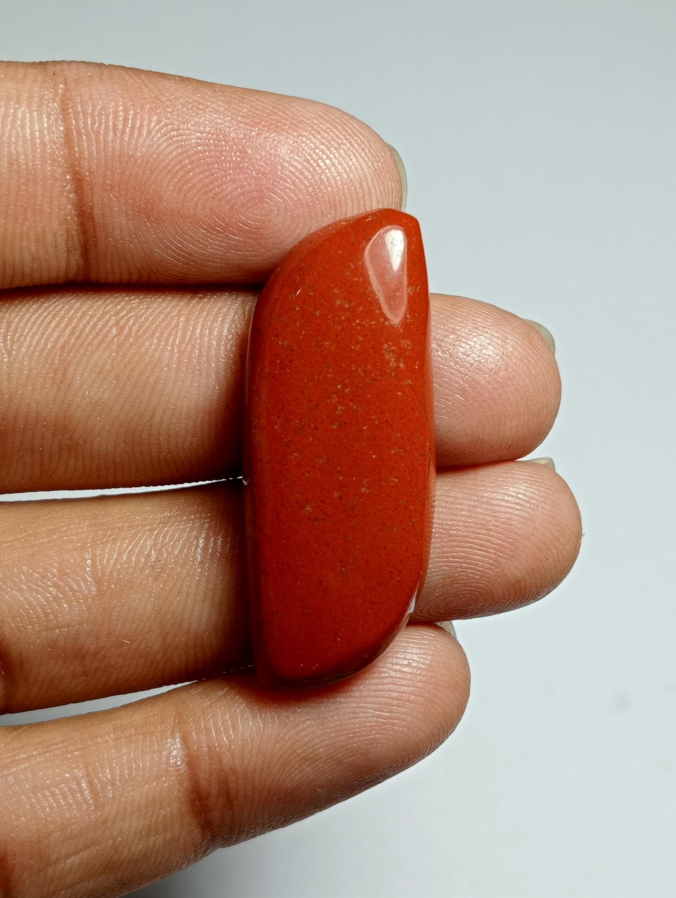 Red Jasper Cabochon: Loose Gemstone, 27cts (36x14 Mm) Red Jasper Cabochon: Loose Gemstone, 27cts (36x14 Mm)