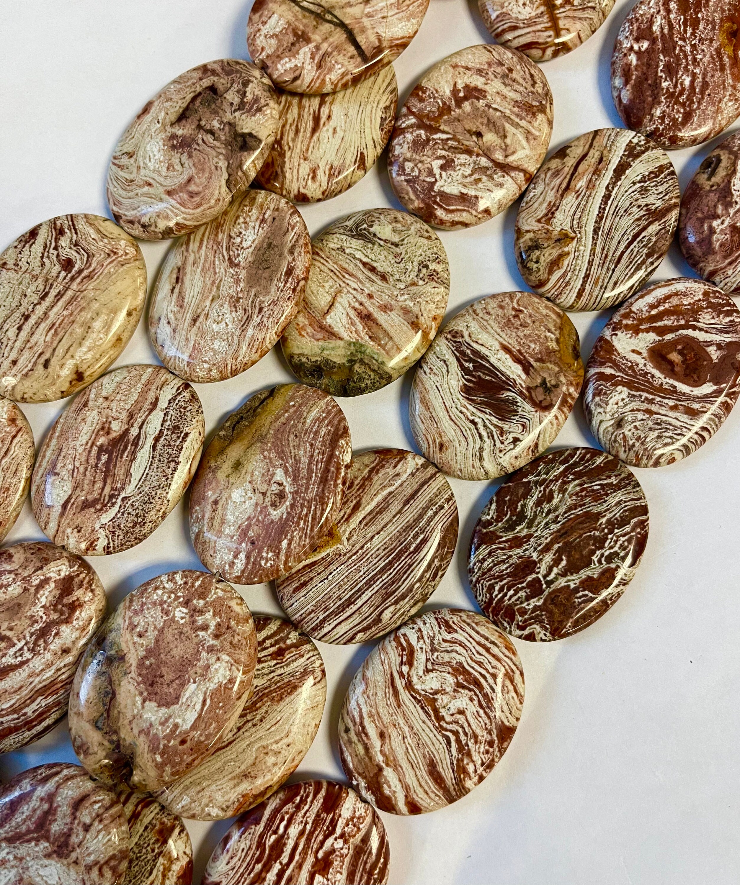 Natural Red Jasper 40x30x6mm Flat Oval Gemstone Bead--5 Beads