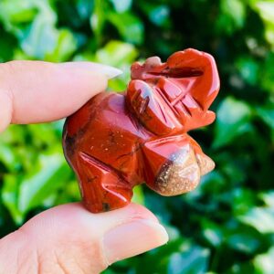 Red Jasper Elephant Carving: Polished Crystal Gemstone (30-45mm)