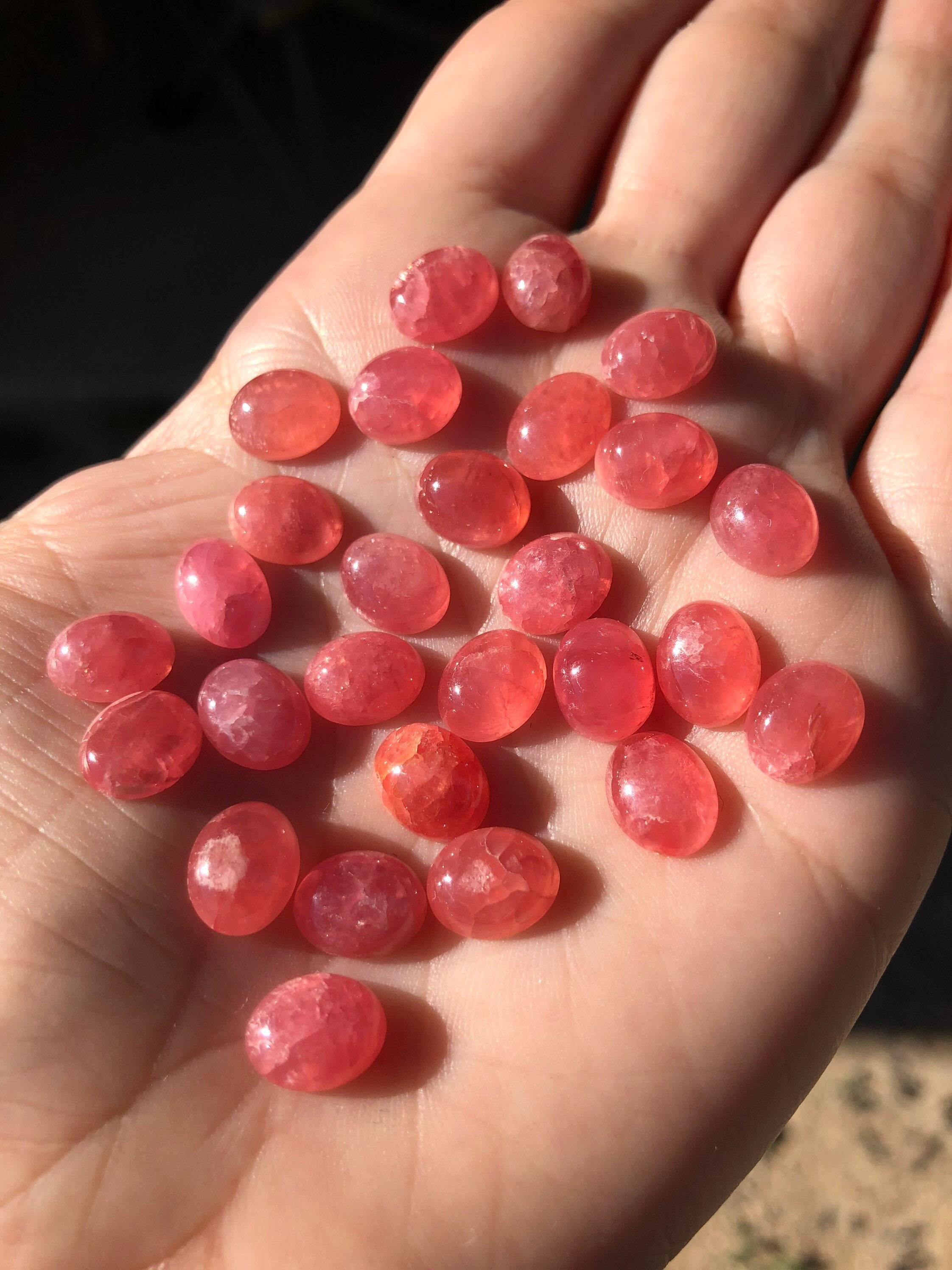 Rhodochrosite Argentina - Pink Oval Cabochon 10x8mm Rhodochrosite Argentina - Pink Oval Cabochon 10x8mm