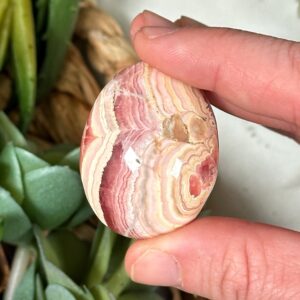 Rhodochrosite Palmstone | 38g | - #1 (polished Pink Crystal Pocket Stone Palm, Heart Chakra, Love)