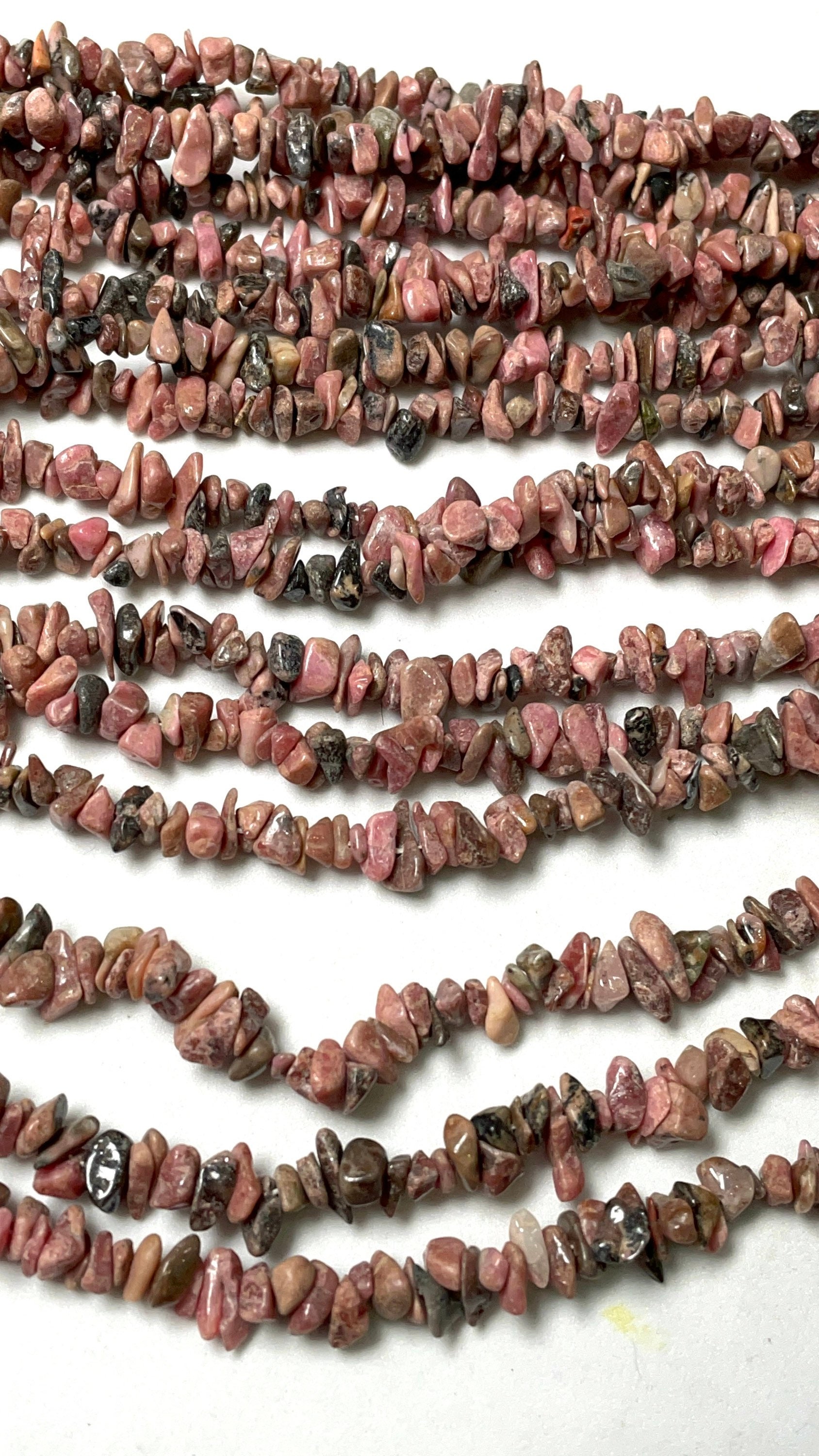 Aaa Quality Natural Rhodonite Smooth Chips Gemstone Beads, 34 Inches Strand Tiny Crystal Gemstone For Jewelry Making Irregular Nuggets