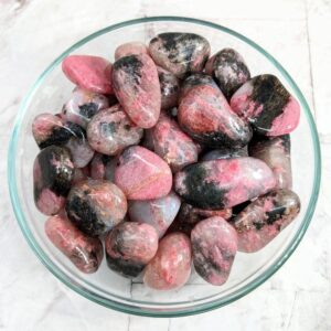 Rhodonite In Quartz Tumble Stone (1-1.5") #lv2250 Rhodonite In Quartz Tumble Stone (1-1.5") #lv2250