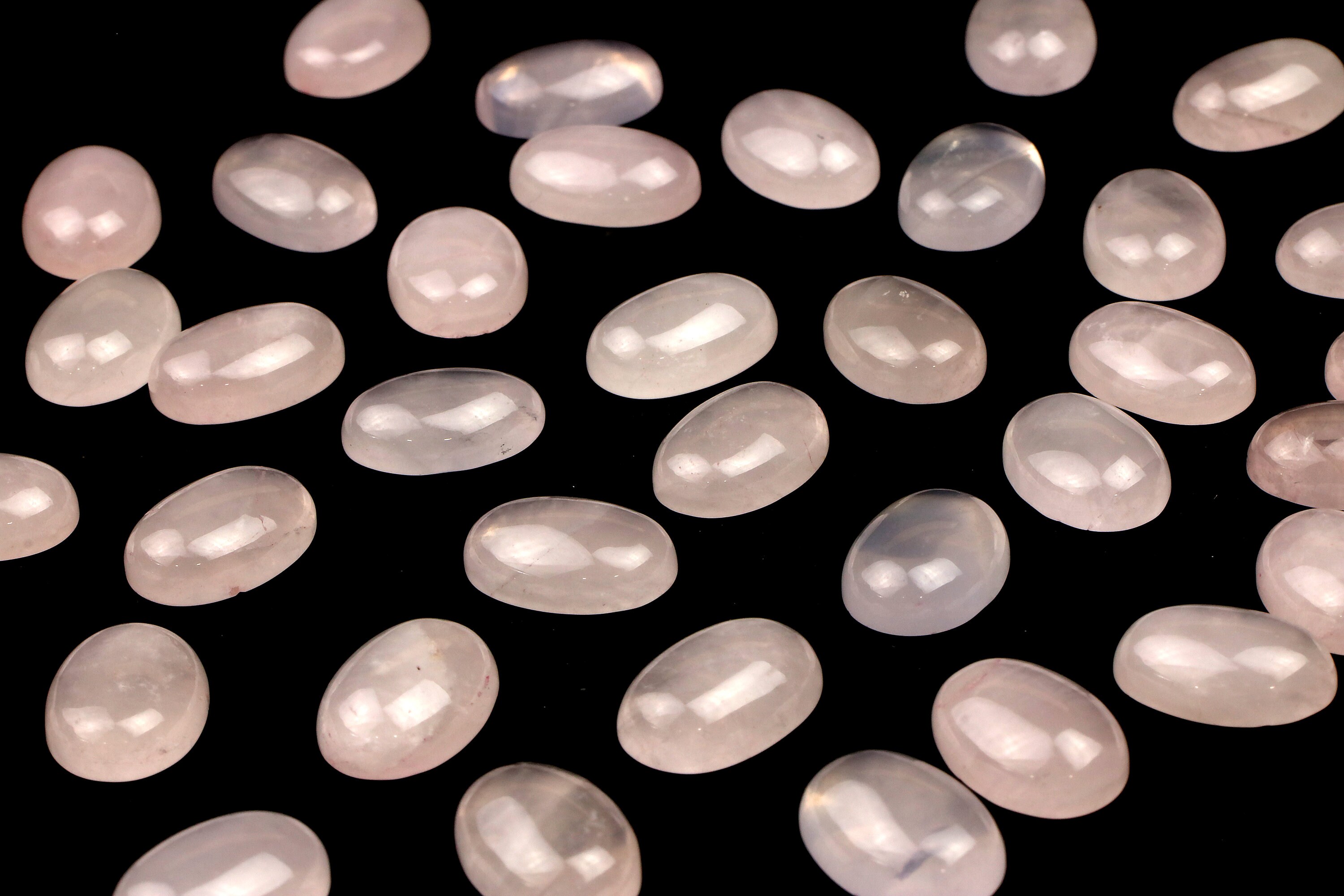 Rose Quartz Cabochon: Smooth Oval Gemstone (10x14mm)