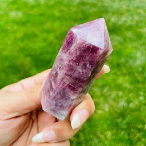 Lavender Rose Quartz Crystal Point: Light Purple Gemstone Tower (75x33mm) 122g