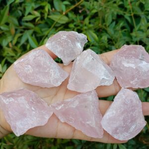 Raw Rose Quartz Chunk 1.5"-2" (40-50mm) Raw Rose Quartz Chunk 1.5"-2" (40-50mm)
