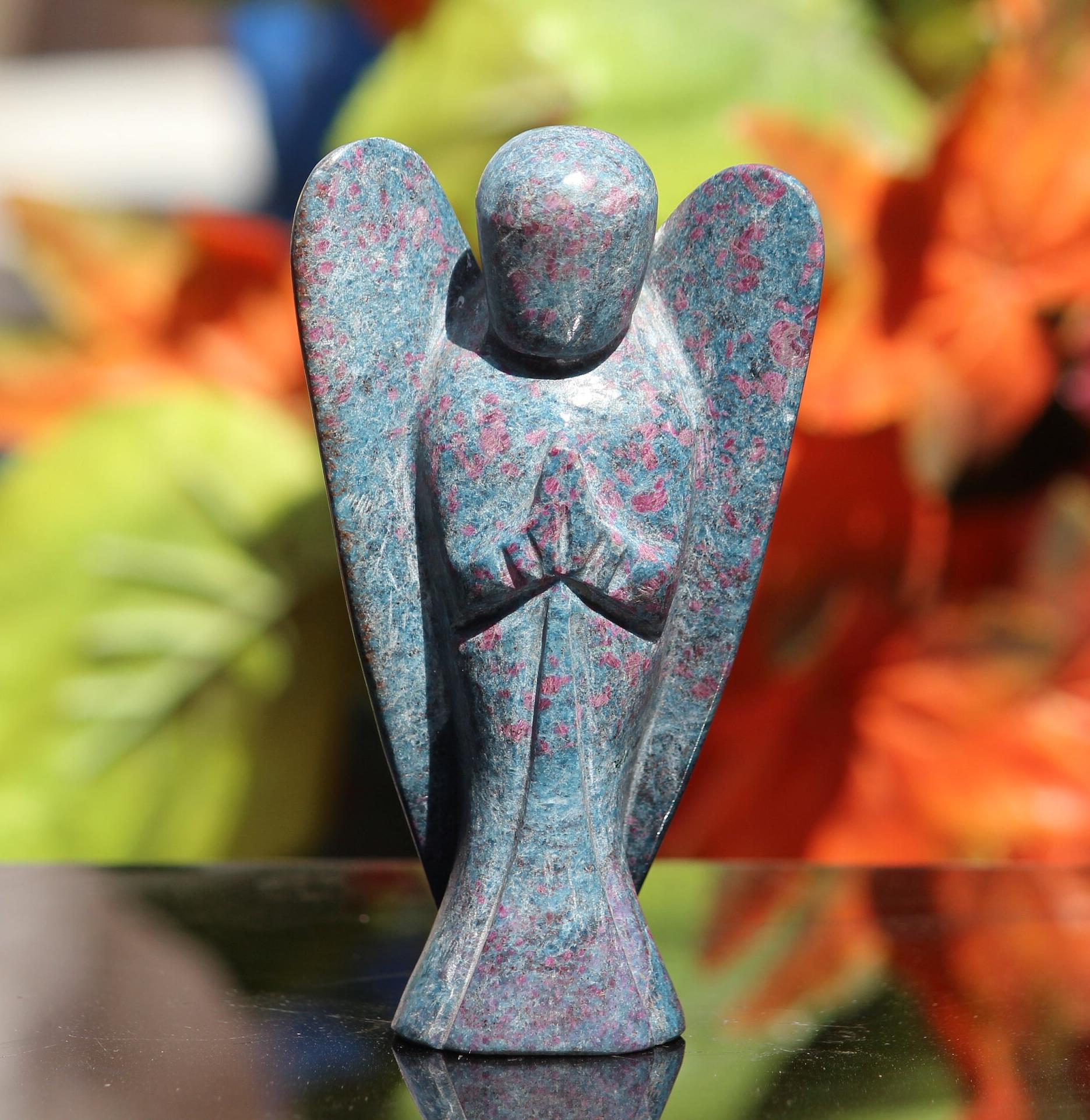 Ruby Fuchsite Angel Figurine: Healing Crystal Reiki Aura Guardian (140mm)