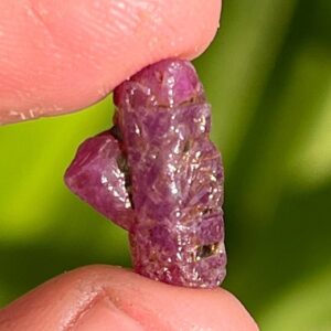 Natural Ruby Rough: 8.0 Carat Earthmined Gemstone