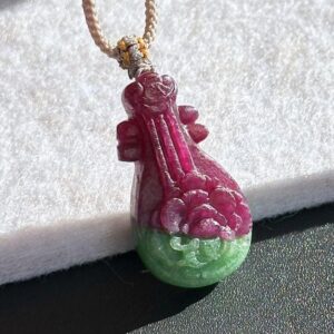 Certified Natural Top Grade Hand Carved Lute Ruby Zoisite Stone Pendant, Ruby in Zoisite Pendant, 收藏级玉化料红绿宝石雕刻琵琶吊坠