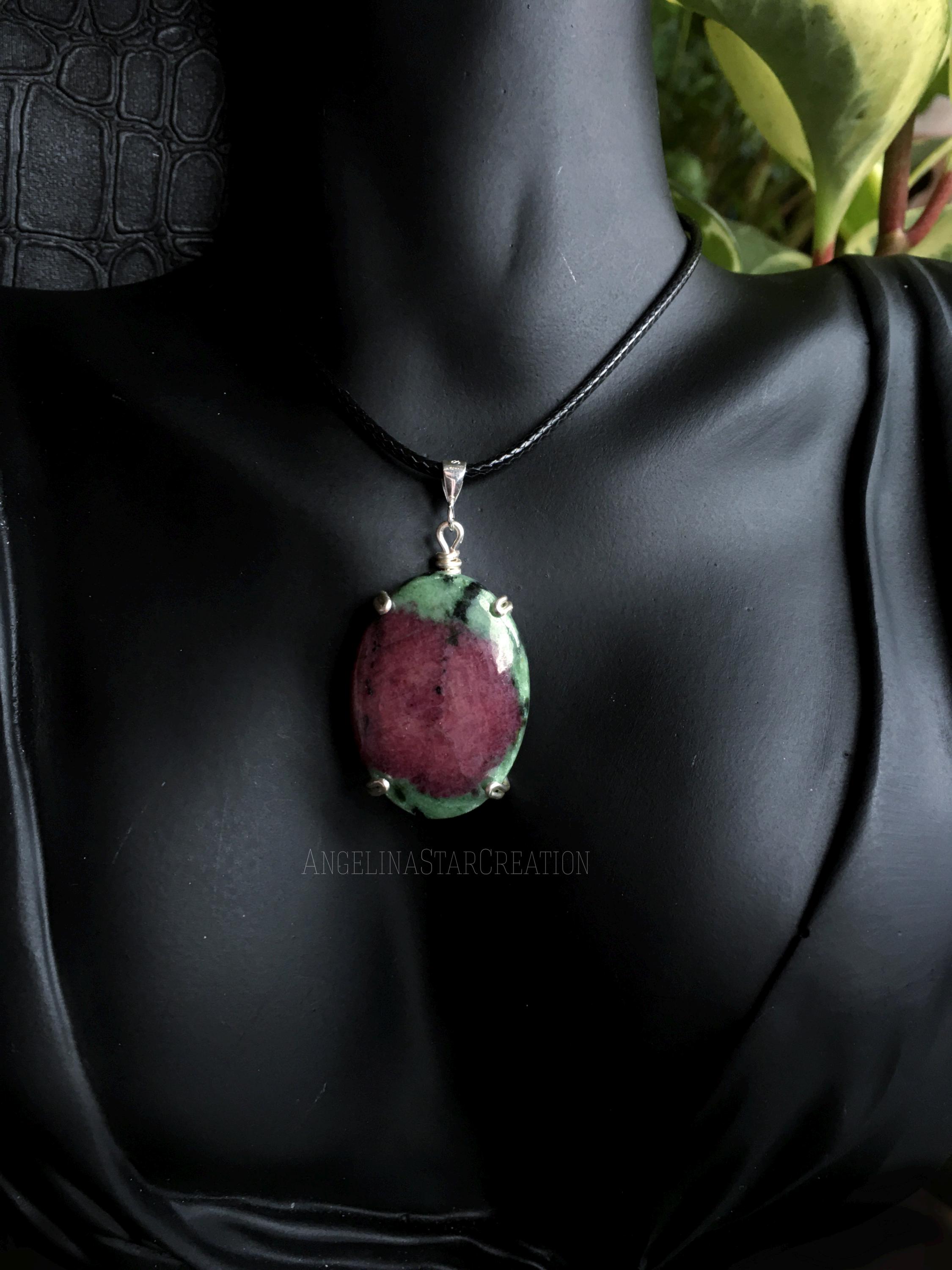 Ruby Zoisite Pendant Necklace: Oval Jewellery, Jewelry Gifts