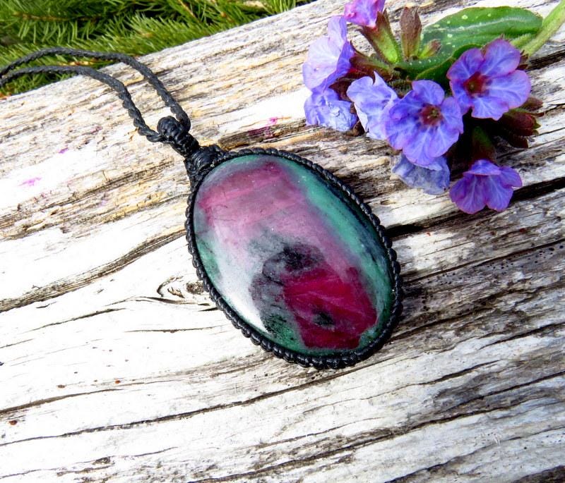 Ruby Zoisite Necklace / Womens Jewelry / Healing Stone Pendant / Macrame Jewelry / Healing Stones And Crystals / Healing Gemstone Necklace