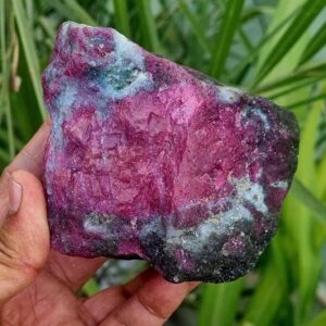 Natural Ruby Zoisite Specimen: Huge Size Red Healing Crystal (2559 Carat) Natural Ruby Zoisite Specimen: Huge Size Red Healing Crystal (2559 Carat)