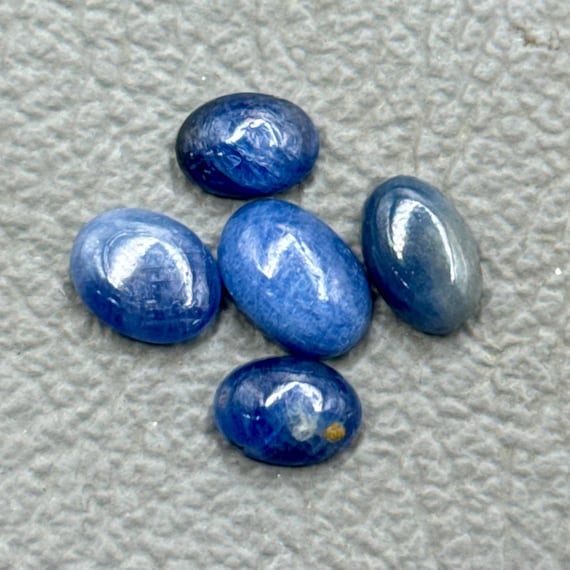 Blue Sapphire Cabochon Gemstone Lot (5 Pieces) - 13.55 Carat, 8-10mm Blue Sapphire Cabochon Gemstone Lot (5 Pieces) - 13.55 Carat, 8-10mm