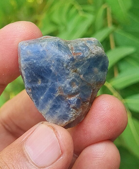 Raw Blue Sapphire Reiki Healing Crystal Chunk (148 Ct, 28x26 Mm)