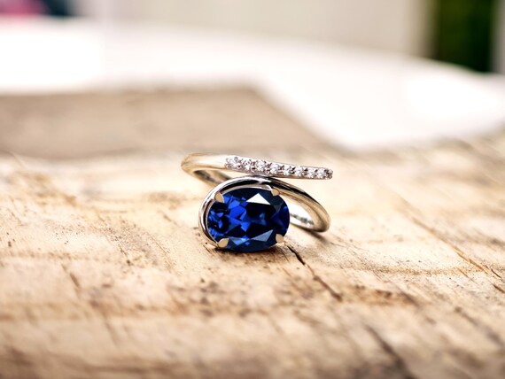 14k Gold Blue Sapphire Engagement Ring For Women Oval Shape Blue Sapphire Wedding Ring Antique Blue Gemstone Statement Ring Anniversary Gift