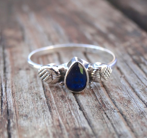 Raw Sapphire Sterling Silver Ring: Teardrop Botanical Design