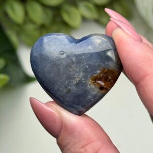 Blue Sapphire Heart | 17g | - #2 (polished Crystal Carving, Throat Chakra, Healing Stone, Peace)