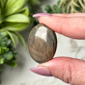 Golden Sapphire Mini Palmstone | 14g | - #5 (polished Crystal Pocket Stone Palm, Throat Chakra, Peace)
