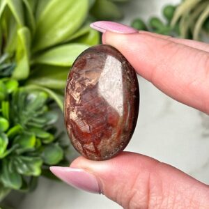 Golden Sapphire Mini Palmstone | 18g | - #1 (polished Crystal Pocket Stone Palm, Throat Chakra, Peace)