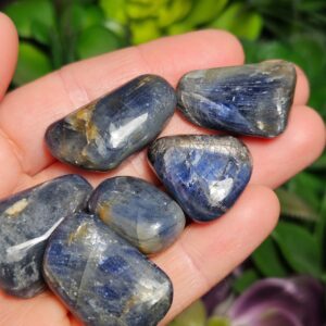 Blue Sapphire Crystal - Tumbled Sapphire - Blue Sapphire - Sapphire Tumble - Blue Sapphire Stone - Sapphire Specimen - Sapphire Stone