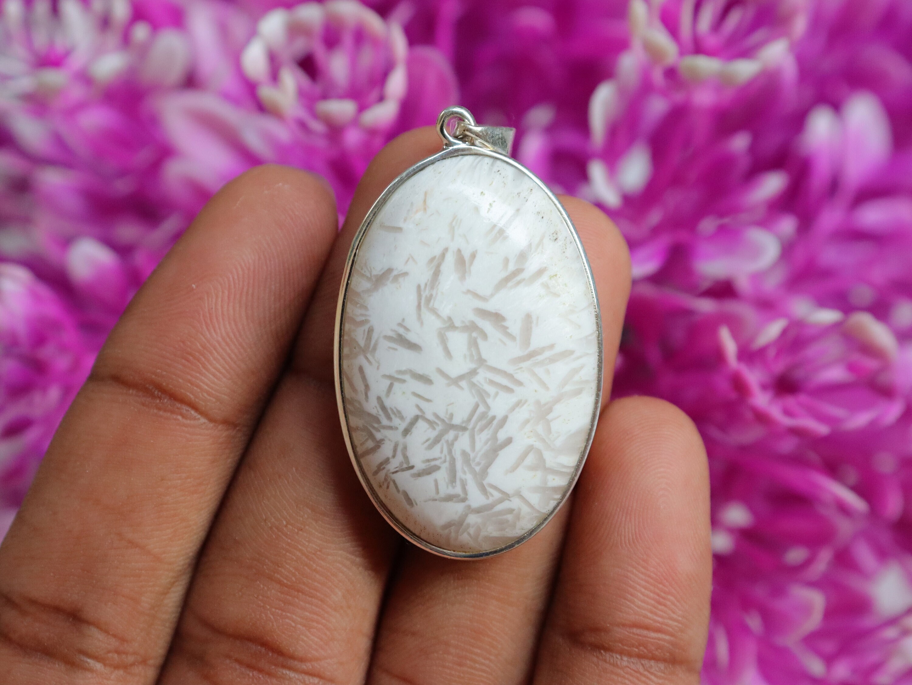 Unique Rice Design Scolecite Palm Pendant, 925 Sterling Silver Pendant, Natural Scolecite, Anniversary Gift, Scolecite Palm Meditation Stone Unique Rice Design Scolecite Palm Pendant, 925 Sterling Silver Pendant, Natural Scolecite, Anniversary Gift, Scolecite Palm Meditation Stone