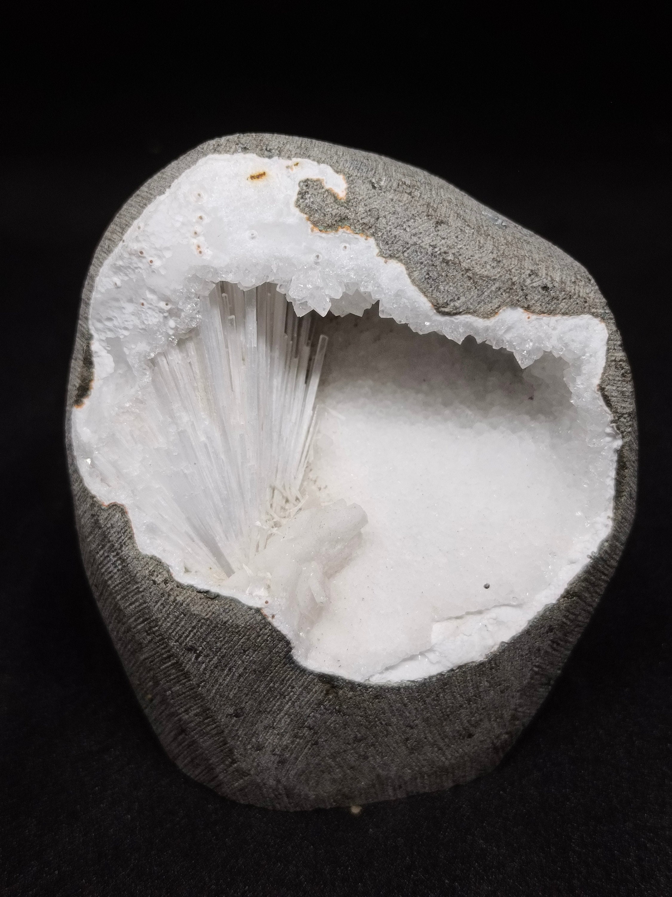 Natural Scolecite Flower Cluster: Self Standing Decorative Piece