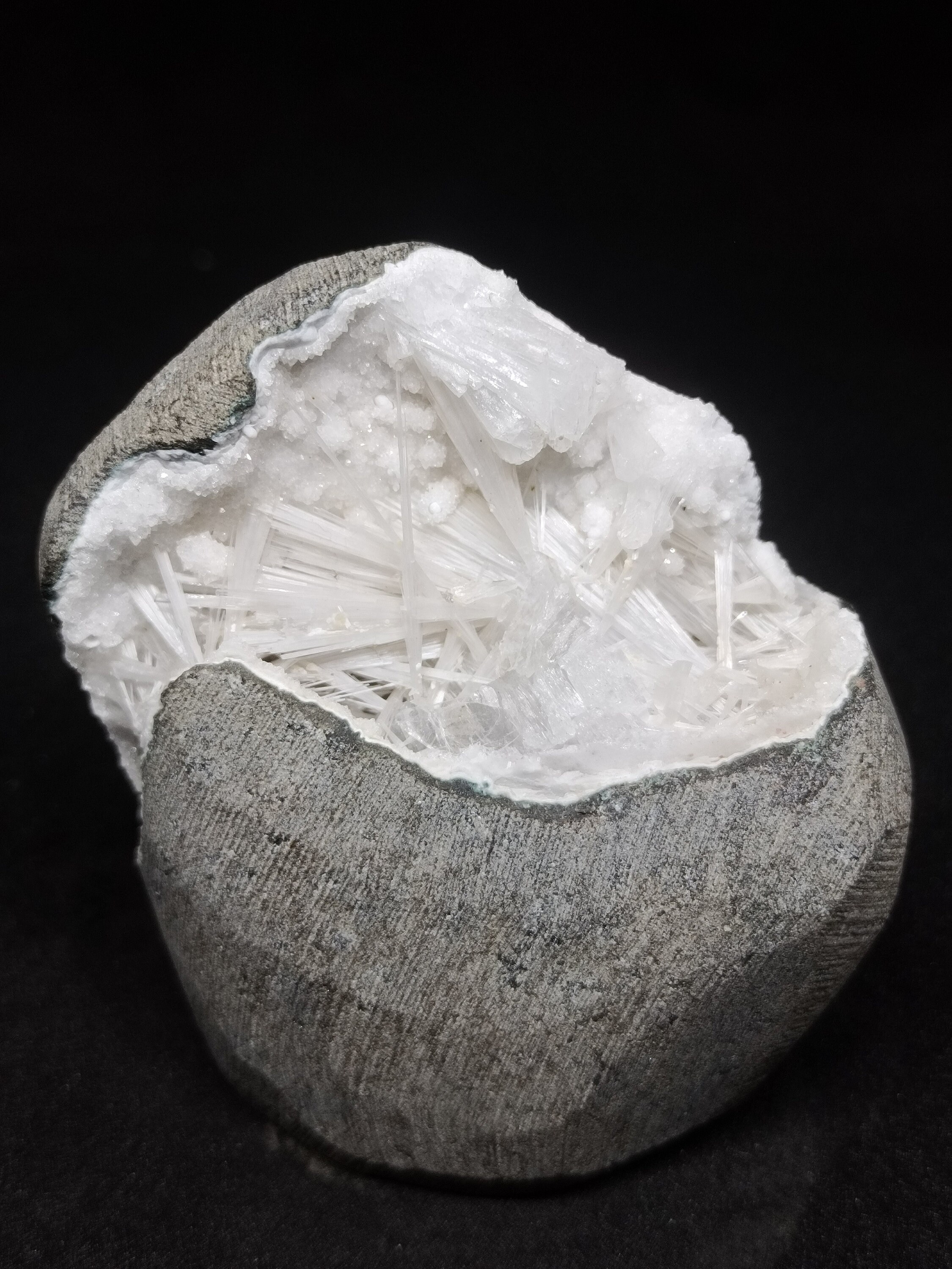 Scolecite Spikes Flower Geode, Natural Indian Crystal Collector Cluster Scolecite Spikes Flower Geode, Natural Indian Crystal Collector Cluster
