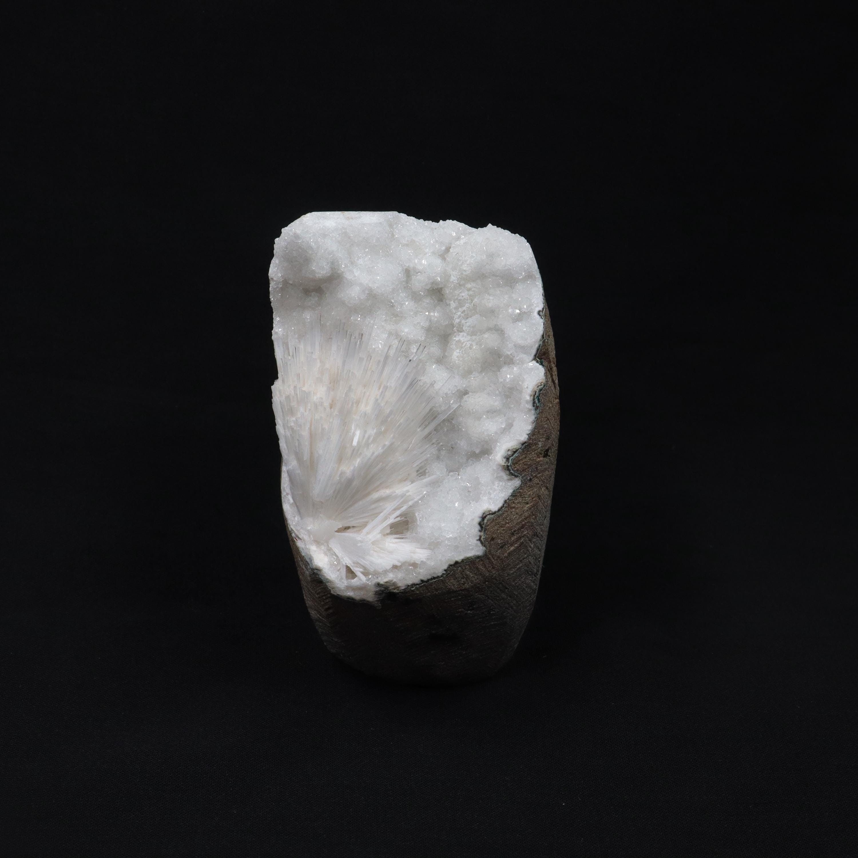 Superb Scolecite Spray Inside Quartz Geode, Natural Scolecite Geode, Scolecite Zeolite Minerals, Home Decor, Crystal Geode Minerals