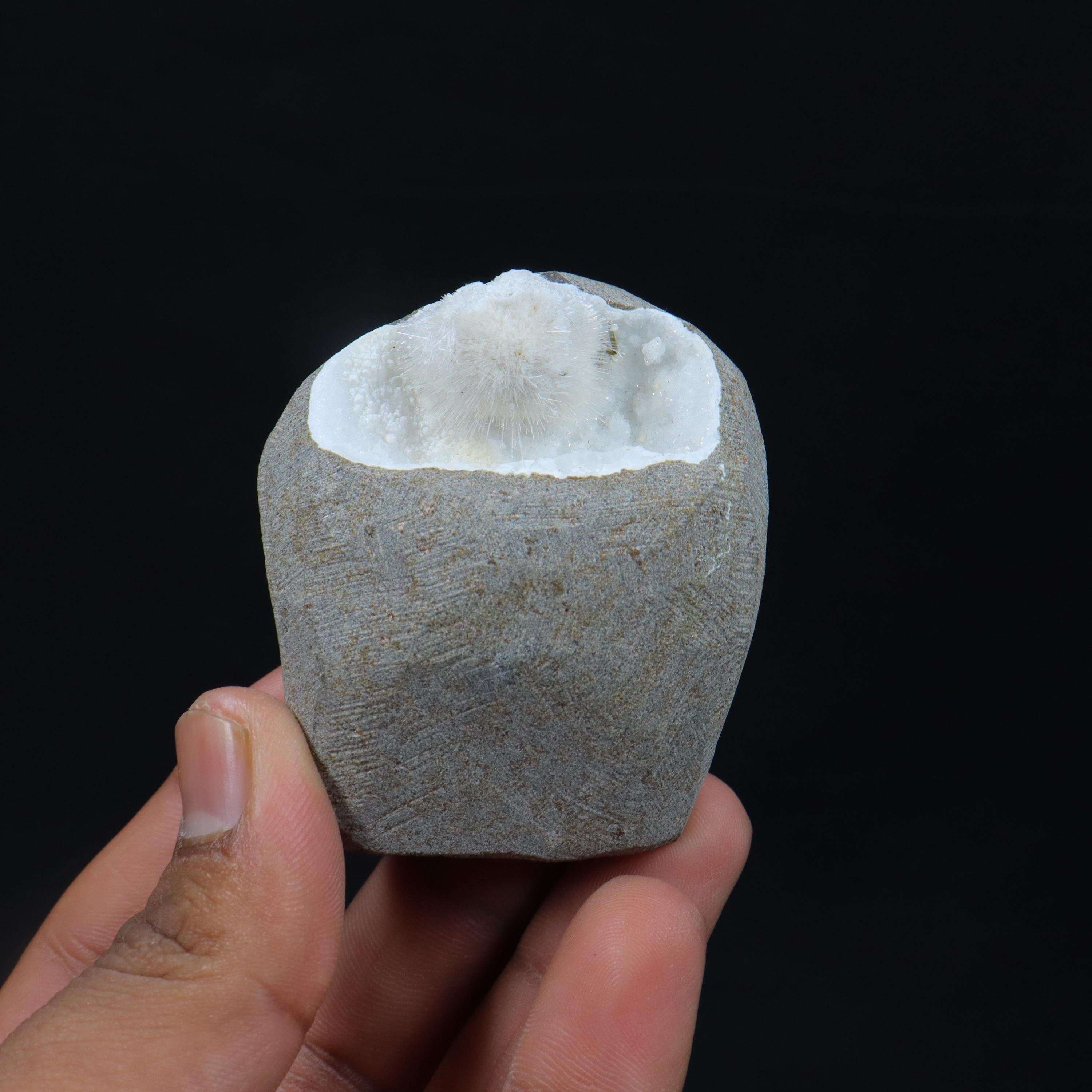 Superb Scolecite Spray Inside Quartz Geode, Natural Scolecite Geode, Scolecite Zeolite Minerals, Home Decor, Crystal Geode Minerals