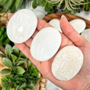 Scolecite Palmstone | S, L | - No. 167 (polished White Crystal Pocket Stone Palm, Crown Chakra, Balance)