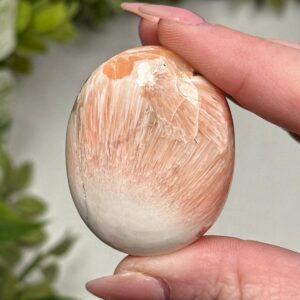 Peach Scolecite Palmstone | 33g | - #3 (polished Pink Crystal Pocket Stone Palm, Crown Chakra, Sleep) Peach Scolecite Palmstone | 33g | - #3 (polished Pink Crystal Pocket Stone Palm, Crown Chakra, Sleep)