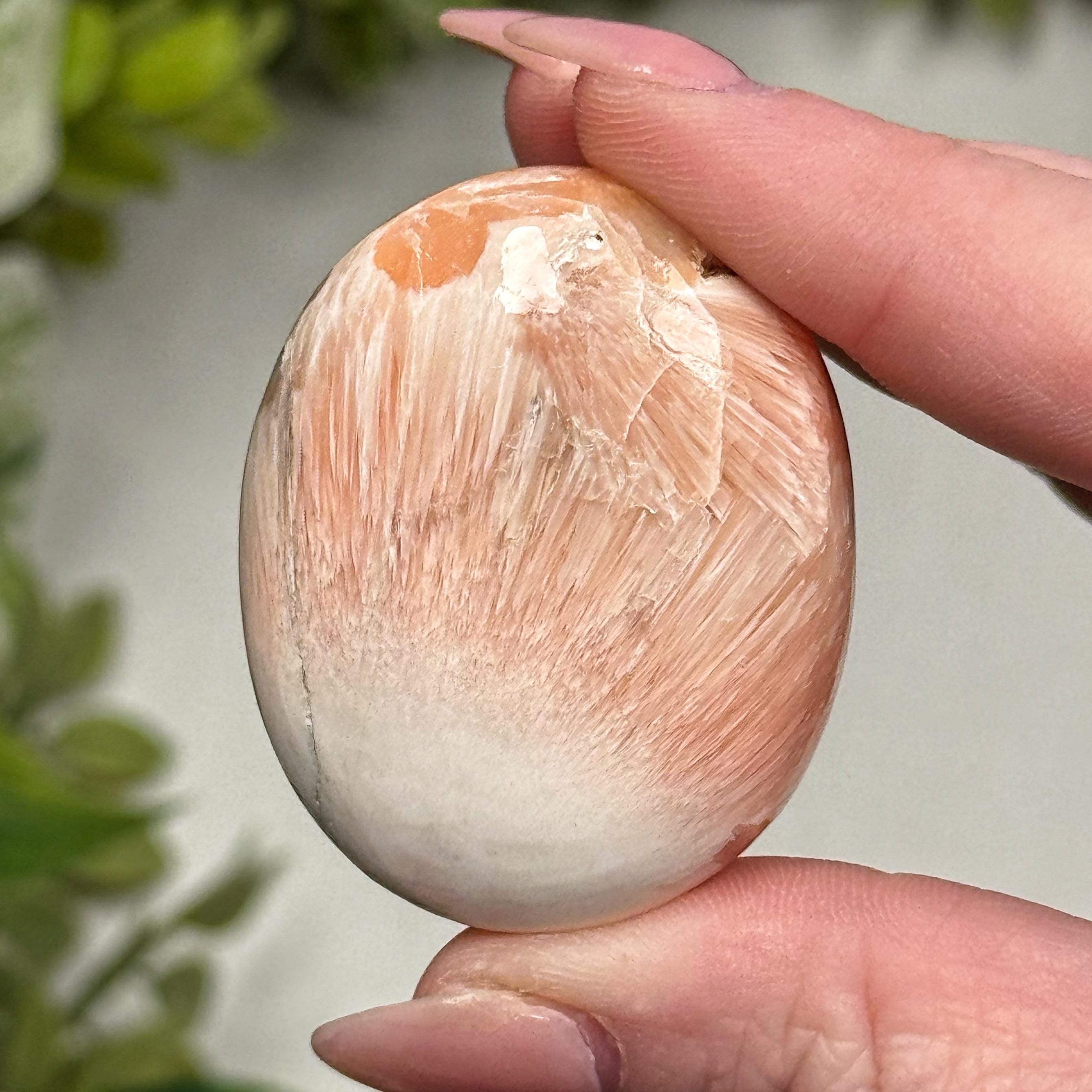 Peach Scolecite Palmstone | 33g | - #3 (polished Pink Crystal Pocket Stone Palm, Crown Chakra, Sleep) Peach Scolecite Palmstone | 33g | - #3 (polished Pink Crystal Pocket Stone Palm, Crown Chakra, Sleep)