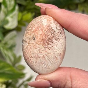 Peach Scolecite Palmstone | 25g | - #6 (polished Pink Crystal Pocket Stone Palm, Crown Chakra, Sleep) Peach Scolecite Palmstone | 25g | - #6 (polished Pink Crystal Pocket Stone Palm, Crown Chakra, Sleep)