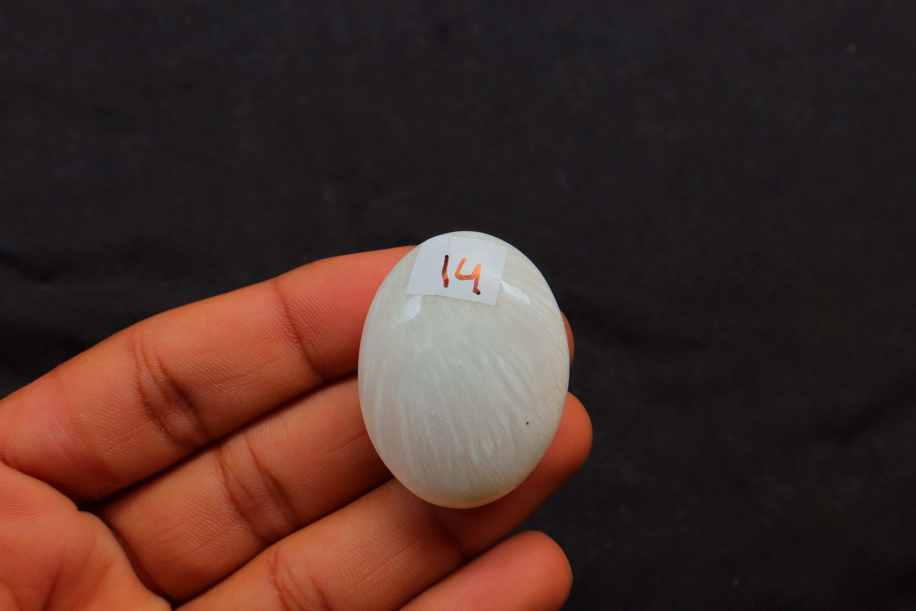 Small Size Scolecite Palm Stone, Scolecite Piece, Scolecite Palmstone Scolecite Stone, Calming Stone Meditation Stone, Scolecite Heart Stone
