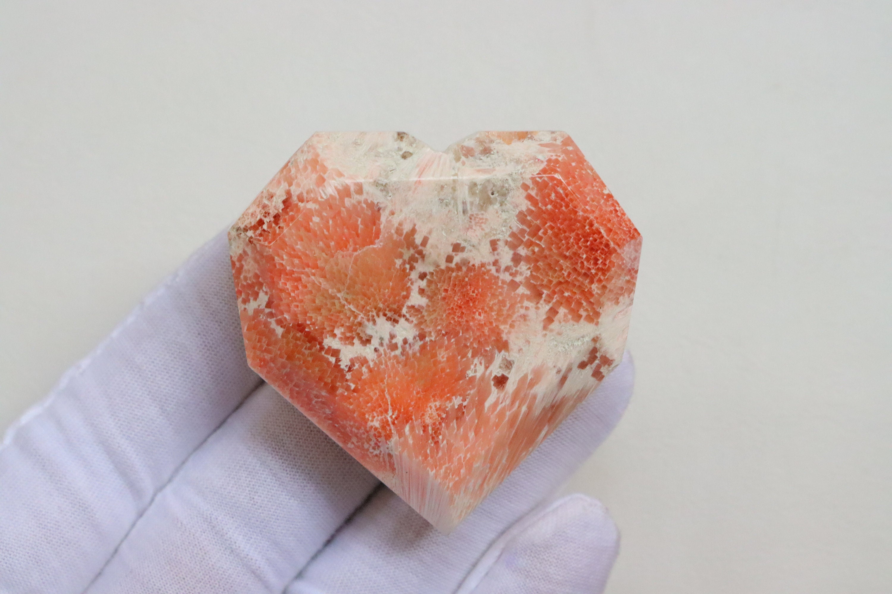 Superb Quality Pink Scolecite Faceted Heart, Natural Pink Scolecite Heart Stone, Peach Scolecite Stone, Crown Chakra, Anxiety Relief Superb Quality Pink Scolecite Faceted Heart, Natural Pink Scolecite Heart Stone, Peach Scolecite Stone, Crown Chakra, Anxiety Relief