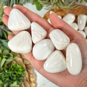 Scolecite Tumble | S, L | - No. 439 (polished White Crystal Pocket Stone, Crown Chakra, Balance) Scolecite Tumble | S, L | - No. 439 (polished White Crystal Pocket Stone, Crown Chakra, Balance)