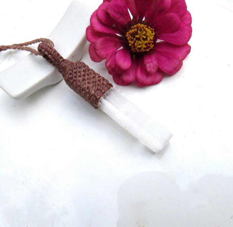 Selenite Crystal Healing Necklace, Mothers Day Gift, Selenite Healing Properties, Witchy Jewelry,  Gift Ideas For Her, White Crystal