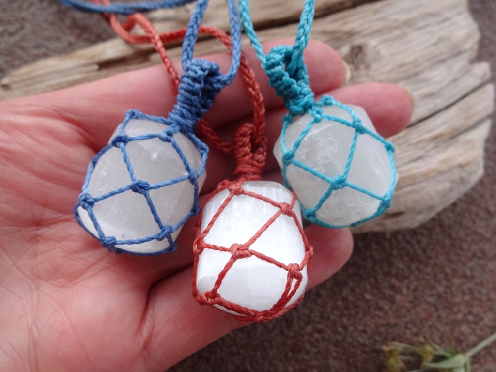 White Necklace For Girl / Selenite Crystal Pendant For Kids /angel Stone Protection Children Jewelry White Necklace For Girl / Selenite Crystal Pendant For Kids /angel Stone Protection Children Jewelry