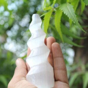 100MM Natural White Selenite Spiral Tower Like Unicorn Horn Crystals Tower
