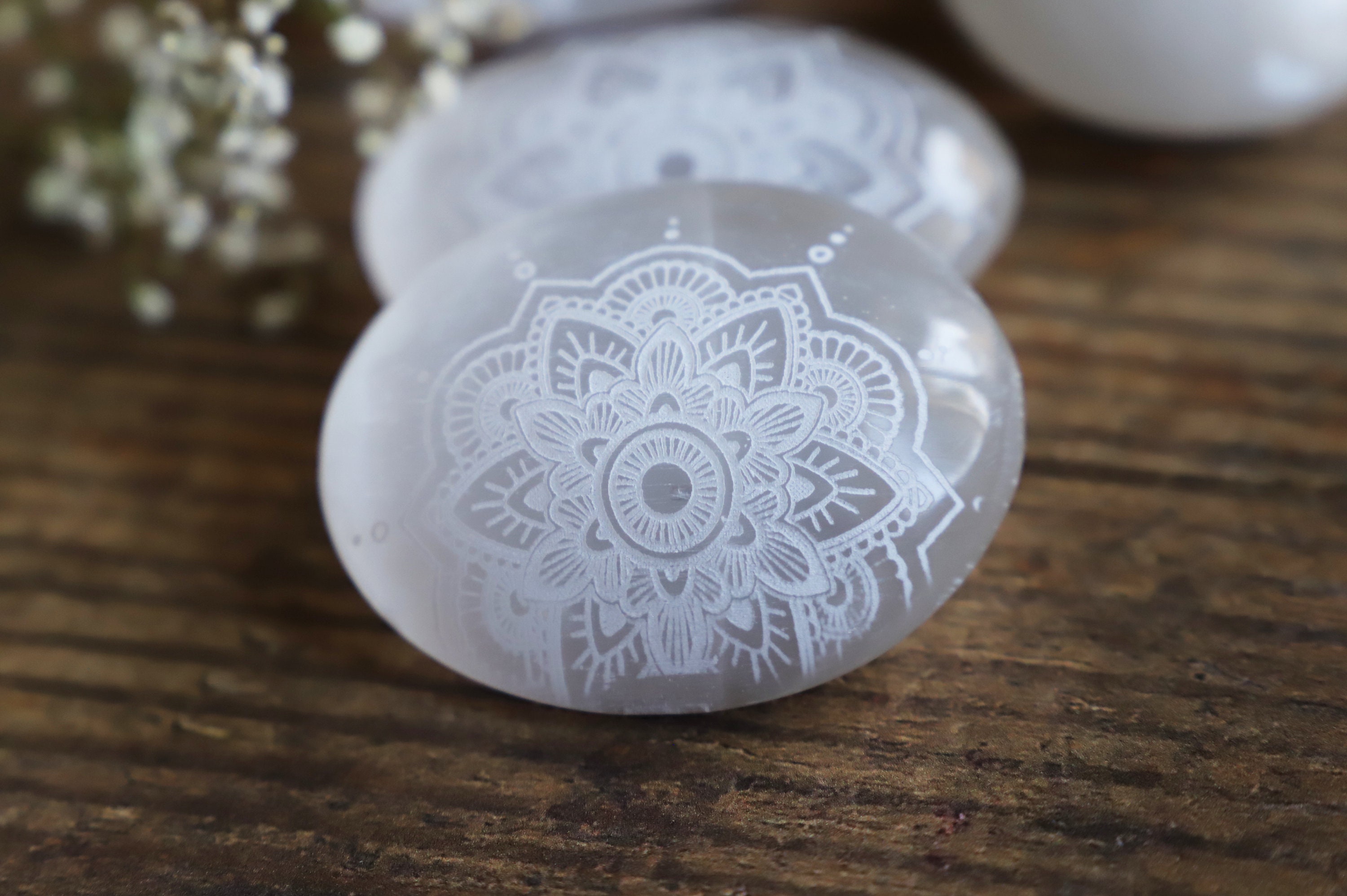 Selenite Mandala Palmstone – Calming Crystal For Aura Clearing And Mindful Rituals