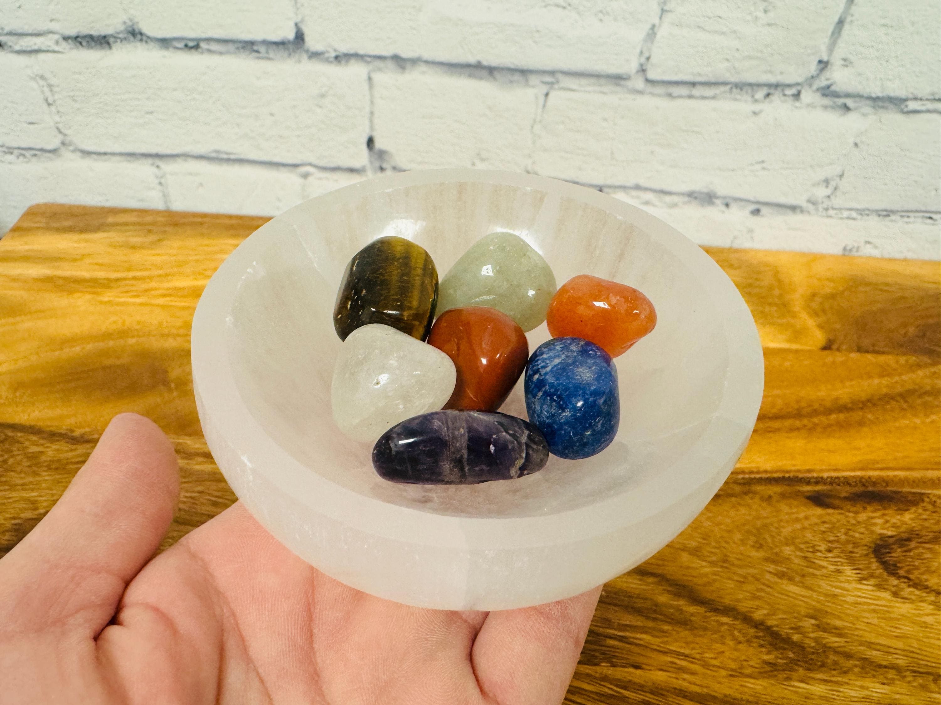 Selenite Charging Bowl With 7 Chakra Tumbled Stones & Velvet Pouch, 10 Cm (4 Inch)
