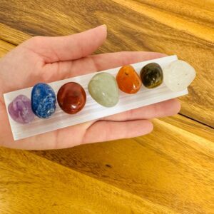 Selenite Charging Station Plate With 7 Chakra Tumbled Stones Set And Velvet Pouch, 6 Inches