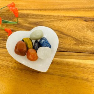 Selenite Heart Shape Bowl With 7 Chakra Tumbled Stone & Velvet Pouch, 10 Cm - 4"