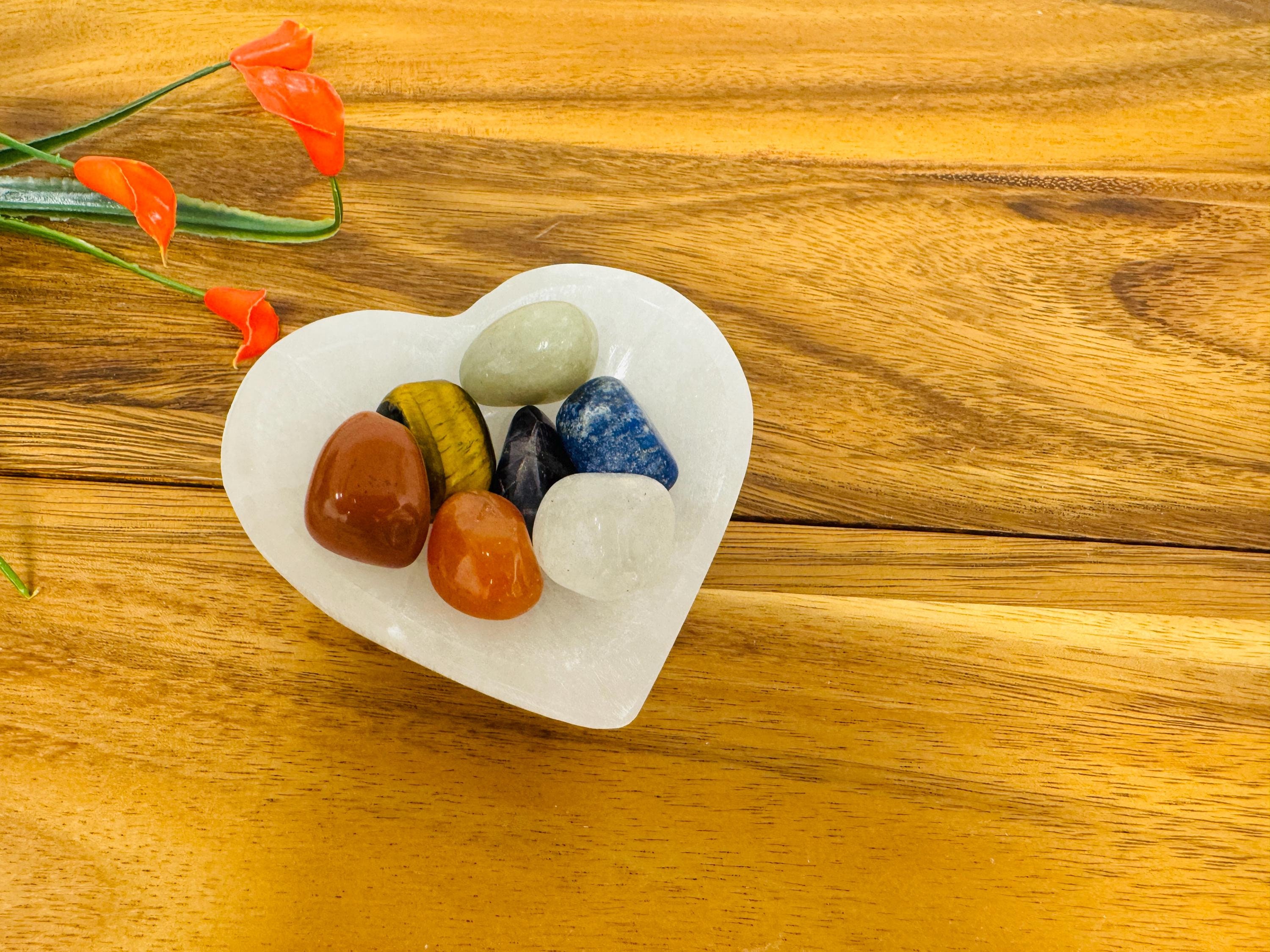Selenite Heart Shape Bowl With 7 Chakra Tumbled Stone & Velvet Pouch, 10 Cm - 4" Selenite Heart Shape Bowl With 7 Chakra Tumbled Stone & Velvet Pouch, 10 Cm - 4"
