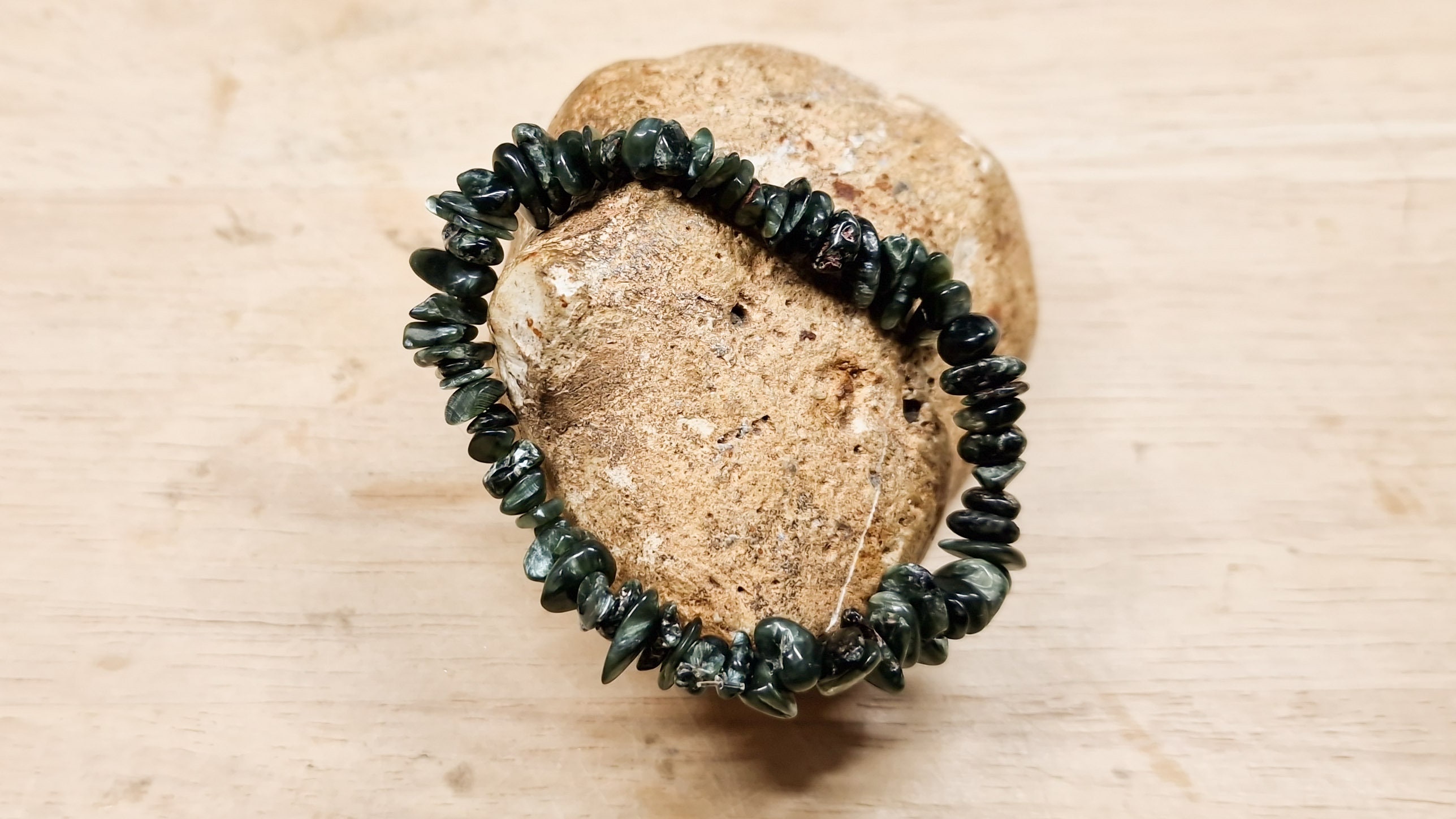 Seraphinite Bracelet. Elastic Stretch Jewelry. Reiki Jewelry Uk.