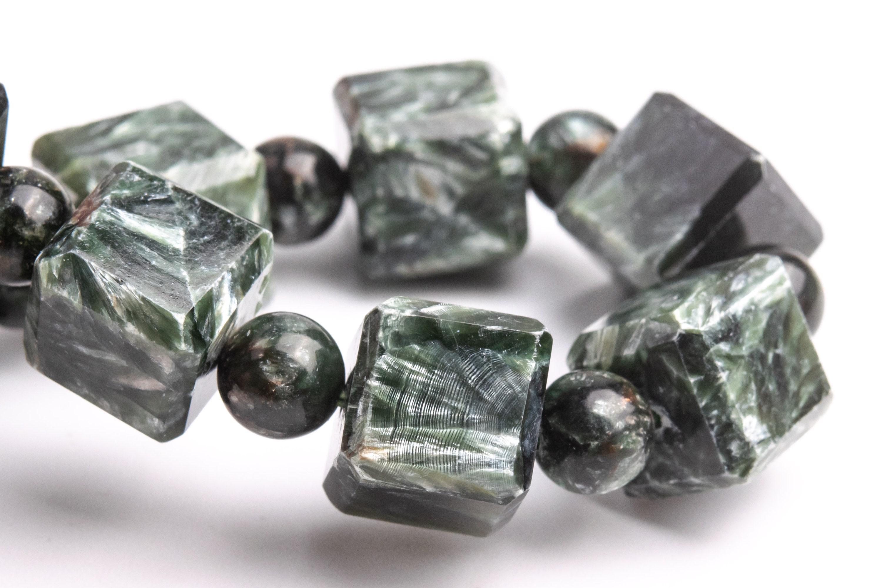 Only One 10-11mm Seraphinite Beads Deep Green Bracelet Grade Aaa Genuine Natural Beveled Edge Faceted Cube Gemstone 7.5" (121745h-1600)