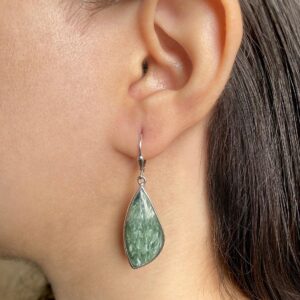 Seraphinite Leverback Earring / 925 Sterling Silver / Healing Gemstone / Gifts for her / Fancy Cab / Seraphinite Statement Earring SER-E-13. Seraphinite Leverback Earring / 925 Sterling Silver / Healing Gemstone / Gifts for her / Fancy Cab / Seraphinite Statement Earring SER-E-13.