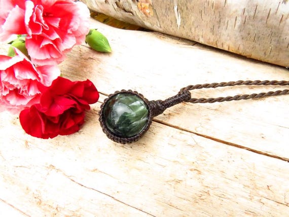 Mothers Day Gift, Seraphinite Necklace, Macrame Jewelry, Angel Pendant, Green Gemstone