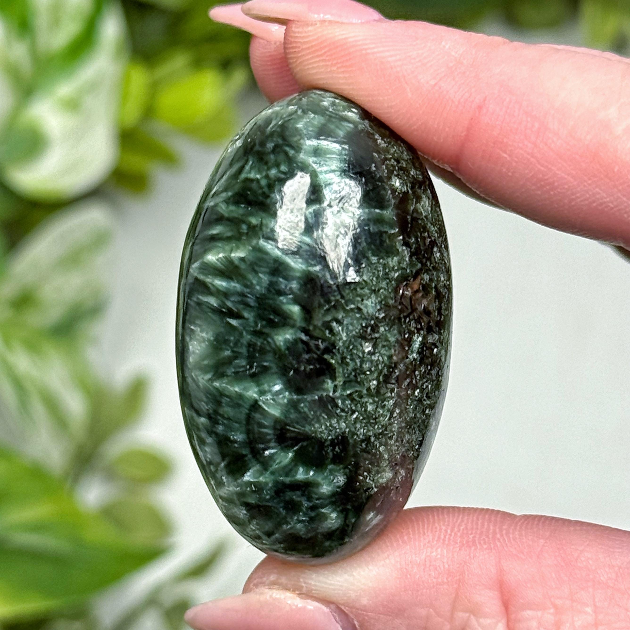 Seraphinite Shiva | 39g | - #10 (polished Green Crystal Pocket Stone, Heart Chakra, Healing Stone, Love)